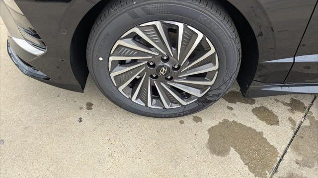 2025 Hyundai SONATA Hybrid Limited