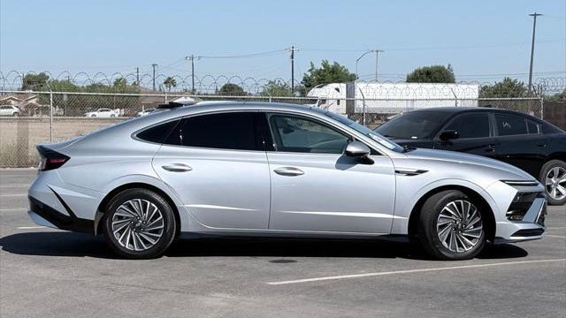 2025 Hyundai SONATA Hybrid Limited