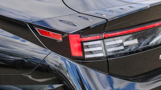2024 Hyundai SONATA Hybrid Limited