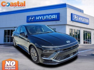 2025 Hyundai SONATA Hybrid with Abyss Black Exterior
