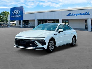 2025 Hyundai SONATA Hybrid with Serenity White Exterior
