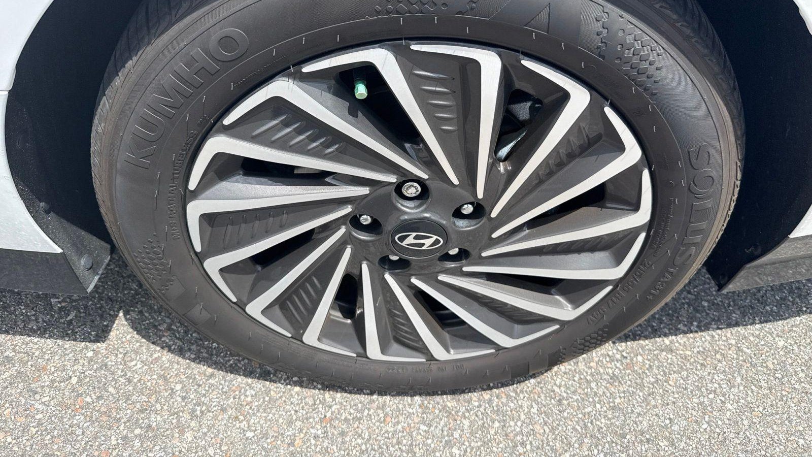 2024 Hyundai SONATA Hybrid Limited