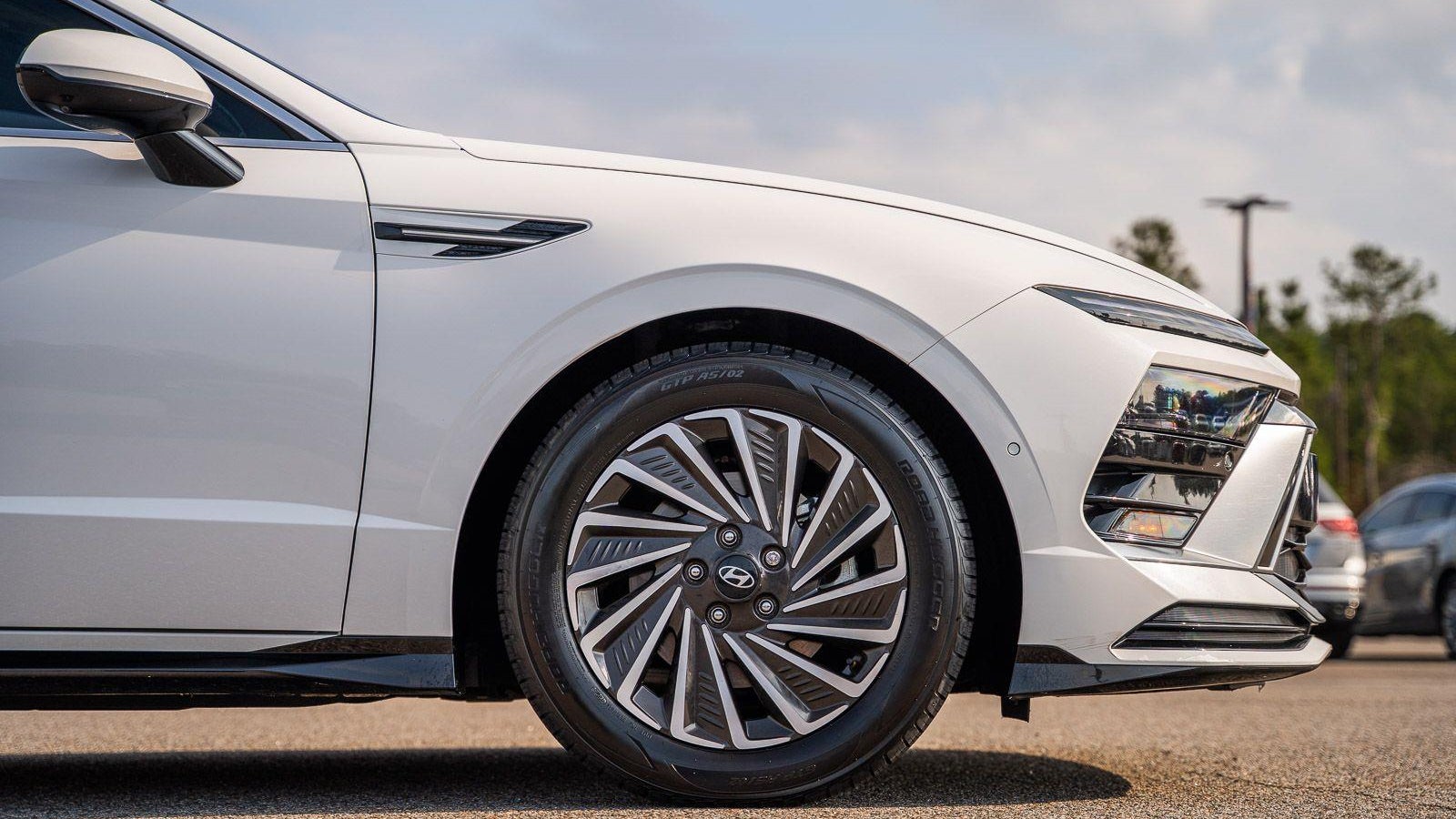 2024 Hyundai SONATA Hybrid Limited
