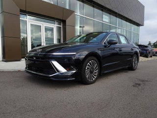 2024 Hyundai SONATA Hybrid with Onyx Black Exterior