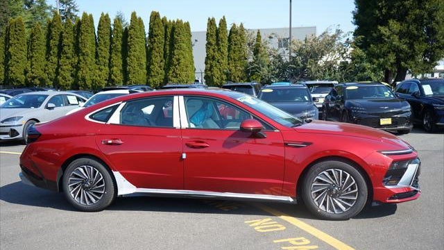 2025 Hyundai SONATA Hybrid Limited