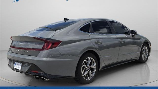 2022 Hyundai SONATA SEL