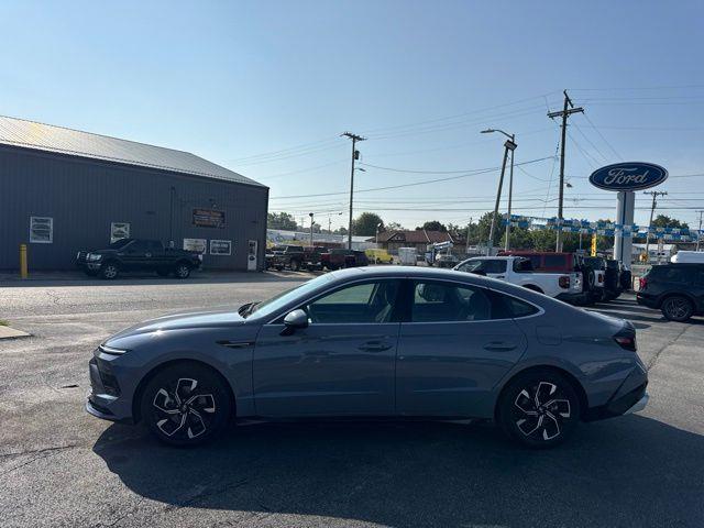 2025 Hyundai SONATA SEL — photo 1 of 12