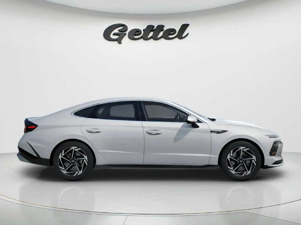 2026 Hyundai Sonata - $25,909