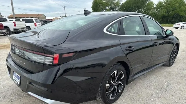 2025 Hyundai SONATA SEL