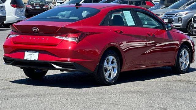 2023 Hyundai ELANTRA SE