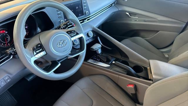 2023 Hyundai ELANTRA SE