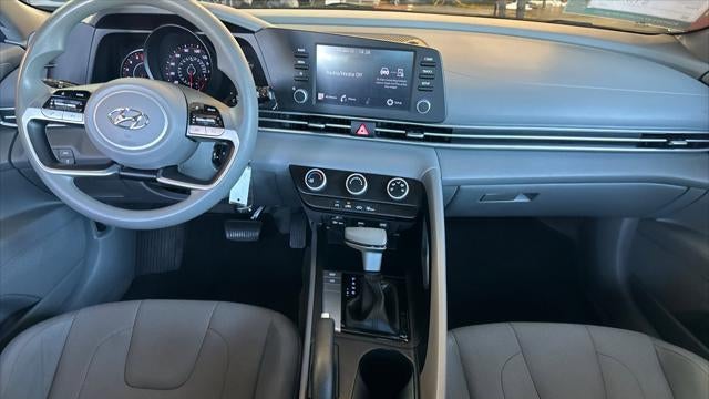 2023 Hyundai ELANTRA SE