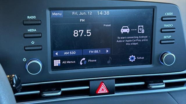 2023 Hyundai ELANTRA SE
