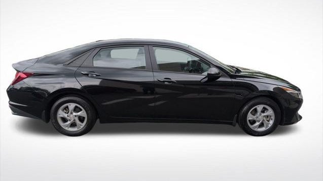 2023 Hyundai ELANTRA SE
