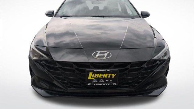 2023 Hyundai ELANTRA SE