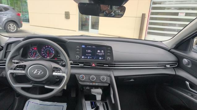 2023 Hyundai ELANTRA SE