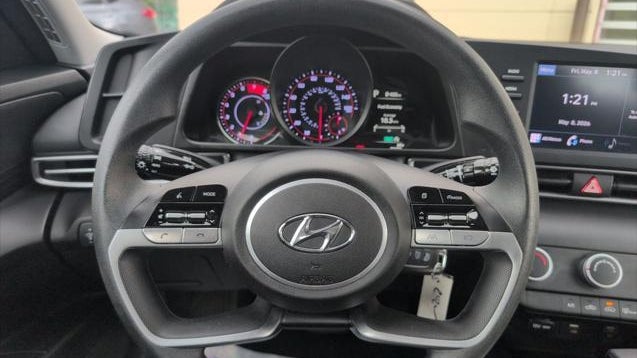 2023 Hyundai ELANTRA SE