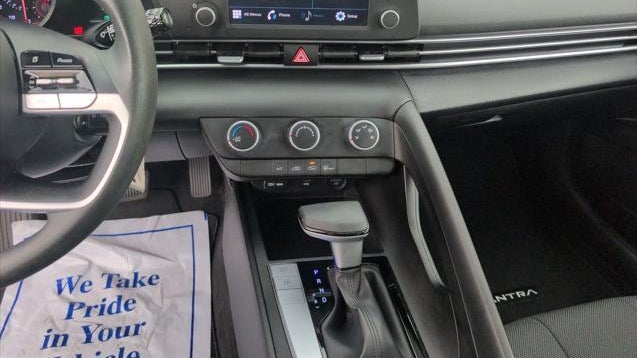 2023 Hyundai ELANTRA SE