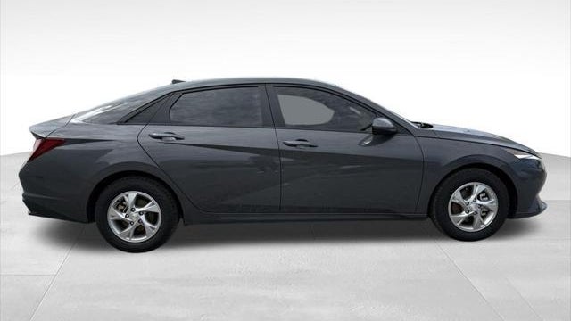 2023 Hyundai ELANTRA SE