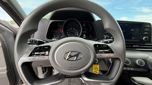 2023 Hyundai ELANTRA SE