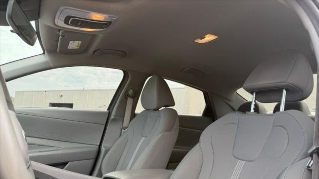 2023 Hyundai ELANTRA SE