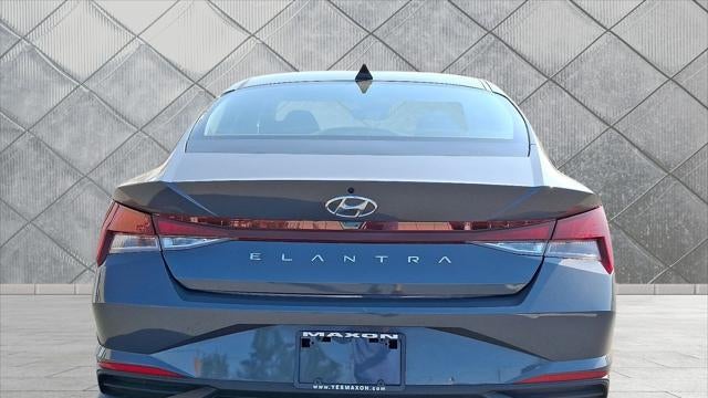 2023 Hyundai ELANTRA SE