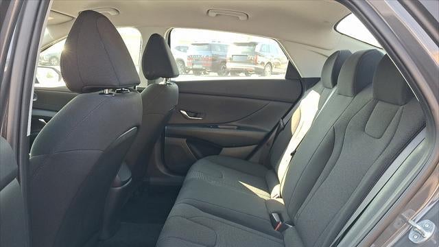 2023 Hyundai ELANTRA SE