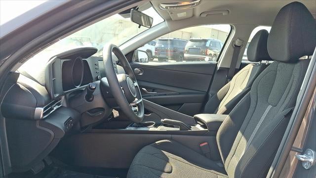 2023 Hyundai ELANTRA SE