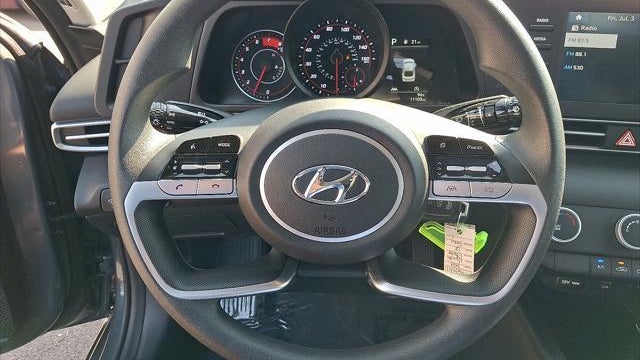 2023 Hyundai ELANTRA SE
