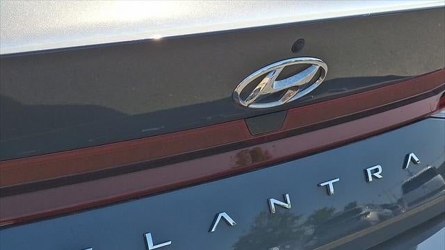 2023 Hyundai ELANTRA SE