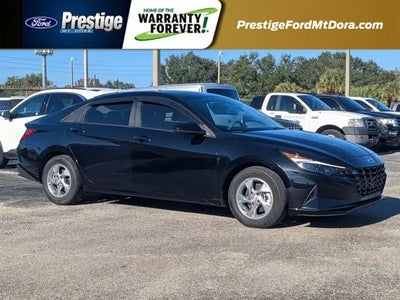 2022 Hyundai Elantra SE 4DR Sedan