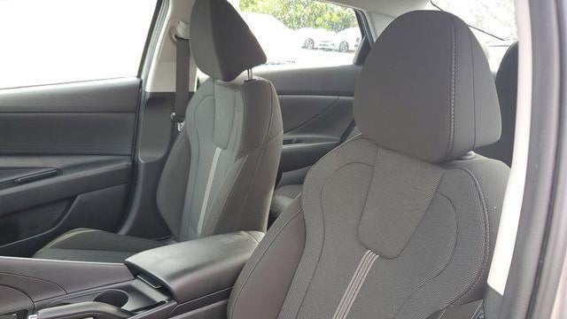 2023 Hyundai ELANTRA SE