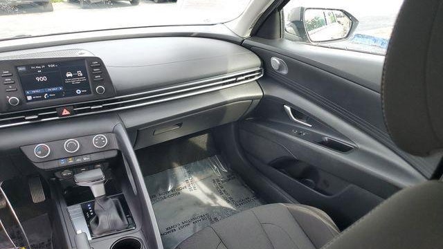 2023 Hyundai ELANTRA SE