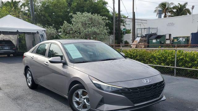 2023 Hyundai ELANTRA SE