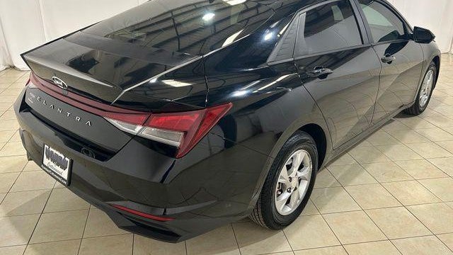 2023 Hyundai ELANTRA SE