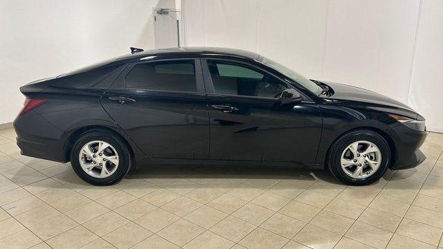 2023 Hyundai ELANTRA SE