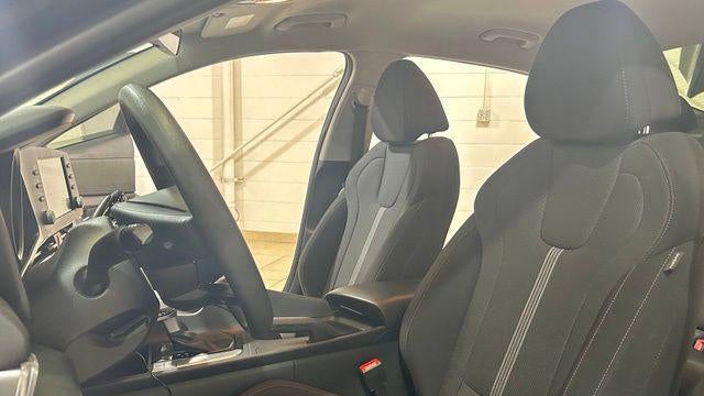 2023 Hyundai ELANTRA SE