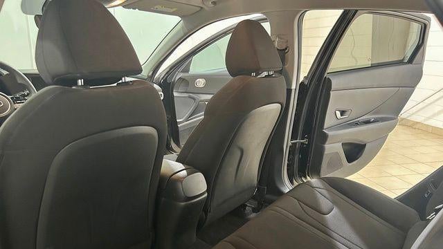 2023 Hyundai ELANTRA SE