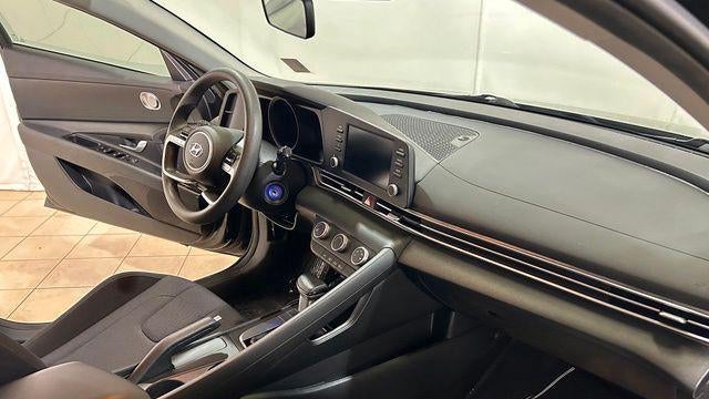 2023 Hyundai ELANTRA SE