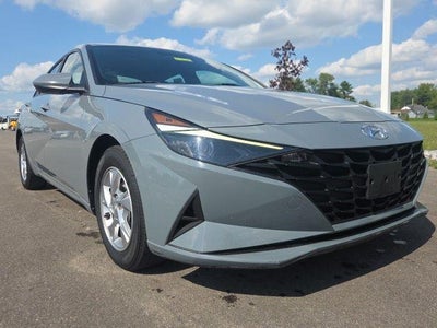 2021 Hyundai Elantra SE 4DR Sedan