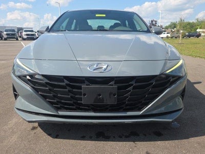 2021 Hyundai Elantra SE 4DR Sedan