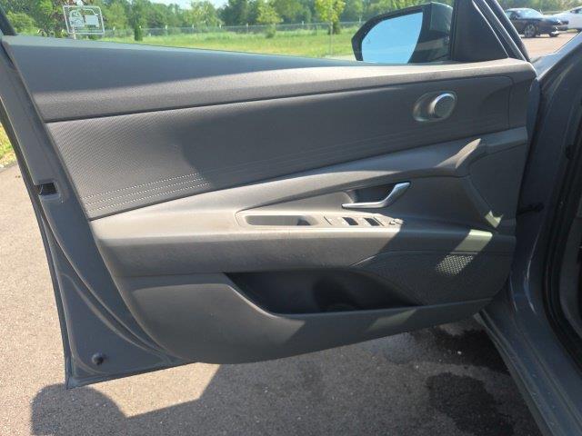 2021 Hyundai Elantra - $12,633