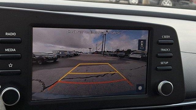 2022 Hyundai ELANTRA SE