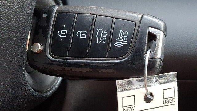 2022 Hyundai ELANTRA SE