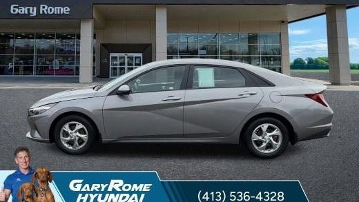 2023 Hyundai ELANTRA SE