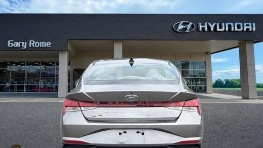 2023 Hyundai ELANTRA SE