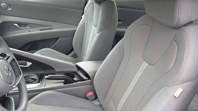 2023 Hyundai ELANTRA SE