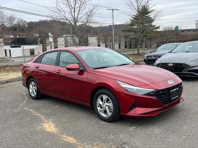 2023 Hyundai Elantra SE 4DR Sedan