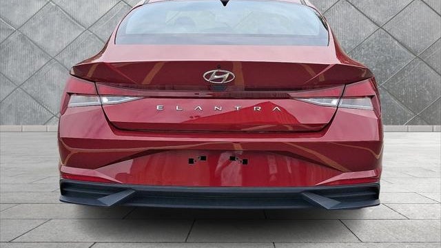 2023 Hyundai ELANTRA SE