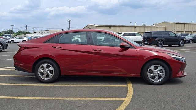 2023 Hyundai ELANTRA SE